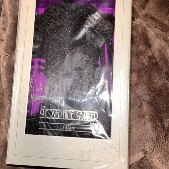 Authentic Hollywood Royalty (HR) Josephine Baker "La Divine"-Outfit - Picture 2 of 11